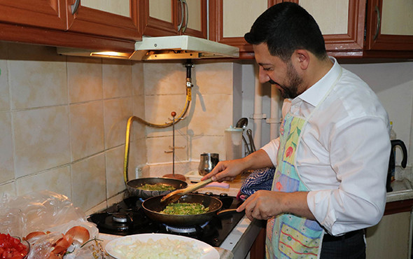 Belediye Başkan Adayı öğrencilere menemen yaptı - Resim: 2