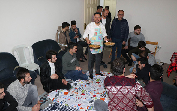 Belediye Başkan Adayı öğrencilere menemen yaptı - Resim: 3