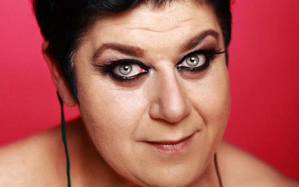 Başörtü takanlara 'öcü' diyen Serra Yılmaz çarşafa girdi - Resim: 1