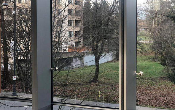 Bu fotoğraf sosyal medyayı ikiye böldü! Gölet mi, duvar mı? - Resim: 1