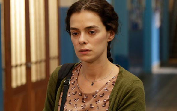 Kadın dizisinin yıldızı Özge Özpirinççi annesi için kesenin ağzını açtı - Resim: 1