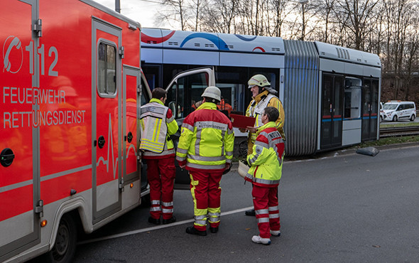 Kamyon ile tramvay çarpıştı: Çok sayıda yaralı var! - Resim: 3
