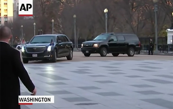 Trumplar 250 metreyi yürümek yerine limuzinle kat etti! - Resim: 4