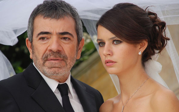 Aşk-ı Memnu'dan sonra bir bomba daha! Beren Saat'in partneri bakın kim oldu - Resim: 2