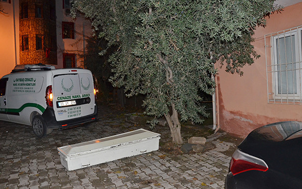 Üniversiteyi yasa boğan ölüm: Öğrenciler akın etti! - Resim: 1