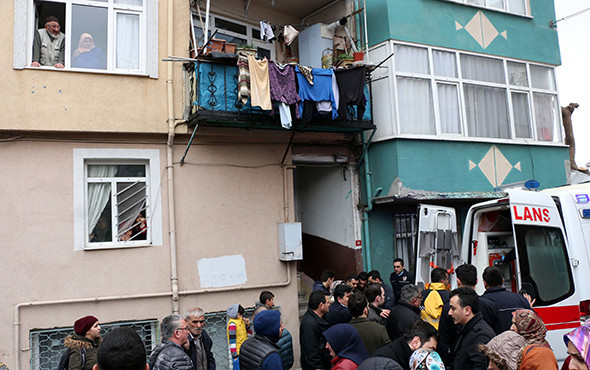 Bu nasıl vicdansızlık: Karısının ardından gözyaşlarıyla baktı! - Resim: 3