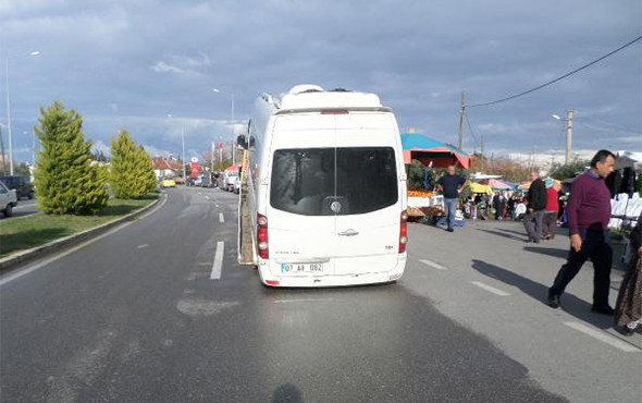 Skandal olay: Öğrenciler bu adama emanetmiş! - Resim: 3
