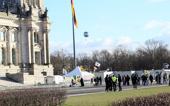 'Terör çadırı' yine ortaya çıktı: Polis sadece seyretti! - Resim: 2