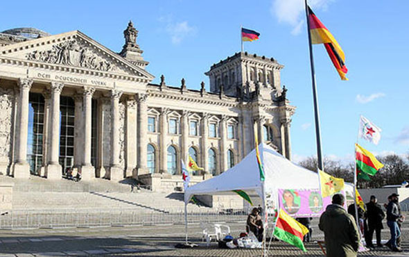'Terör çadırı' yine ortaya çıktı: Polis sadece seyretti! - Resim: 4