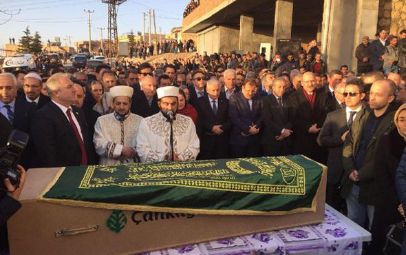 AK Partili Miroğlu'nun oğlu son yolculuğuna uğurlandı - Resim: 1