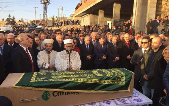 AK Partili Miroğlu'nun oğlu son yolculuğuna uğurlandı - Resim: 4