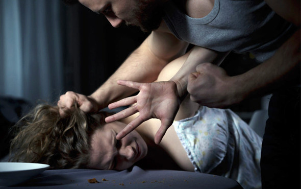 Ünlü oyuncu tecavüze uğramış para için susmuş şimdi de cesedi bulundu - Resim: 1