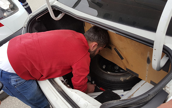 Polisleri görünce lastik değiştirmeye kalktı ama... - Resim: 3