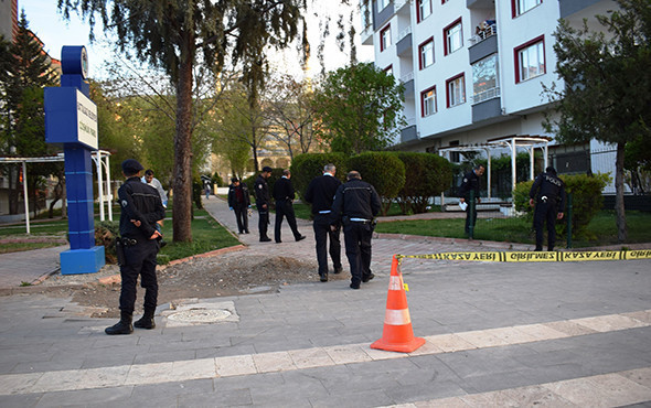 Baba dehşeti: Kızına ve 2 arkadaşına kurşun yağdırdı! - Resim: 2