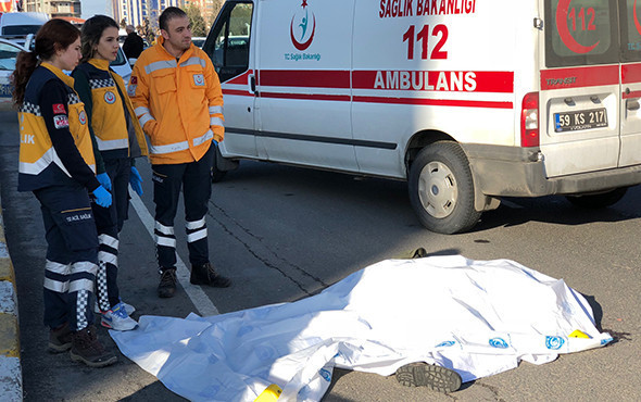 Feci ölüm: Kaldırımdan düşünce kamyonun altında kaldı! - Resim: 2