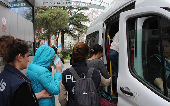 Utanmadan gazetecilere küfür ettiler: Şehirler arası fuhuş çetesi! - Resim: 4