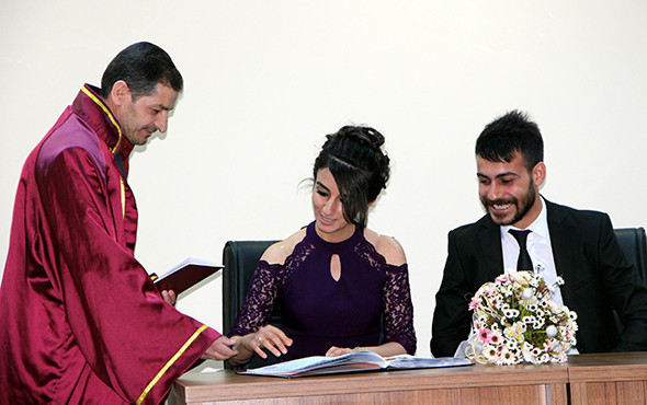 Böyle gelin arabası görülmedi! Polis ile öğretmenin düğününde... - Resim: 2