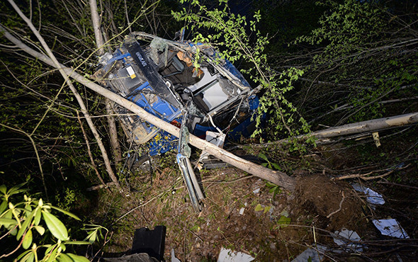 Karabük'te cezaevi nakil aracı devrildi: 2 şehit! - Resim: 1