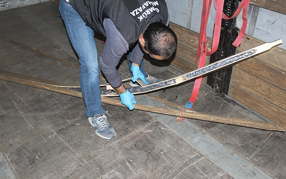 Tahtaların içinden çıktı: 4 milyon değerinde! - Resim: 2