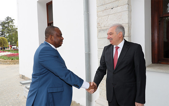 Başkan Uysal, başkonsolosları lalelerle buluşturdu! - Resim: 2