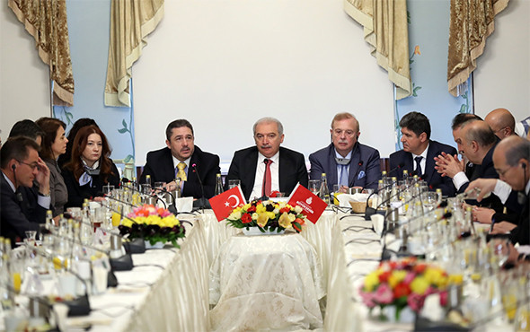 Başkan Uysal, başkonsolosları lalelerle buluşturdu! - Resim: 3