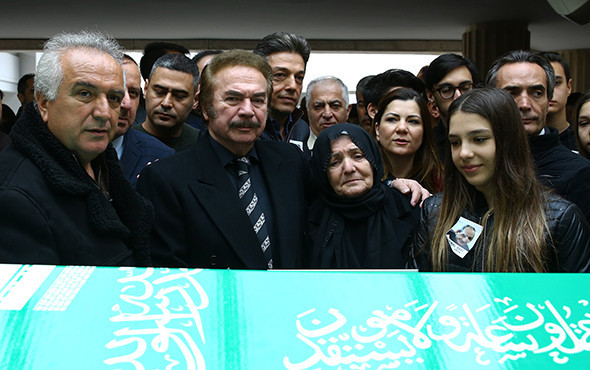 Şair Cemal Safi son yolculuğuna uğurlandı! - Resim: 3