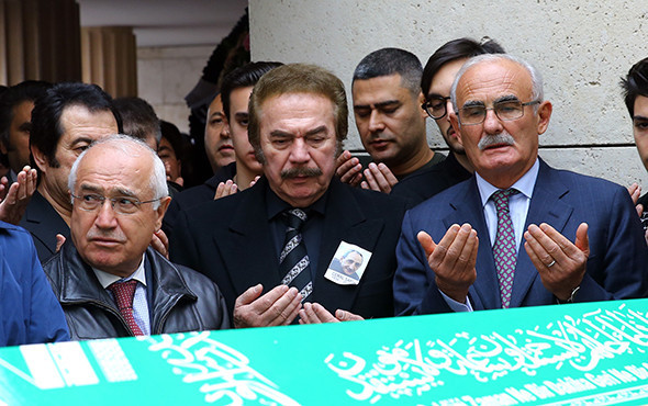 Şair Cemal Safi son yolculuğuna uğurlandı! - Resim: 4