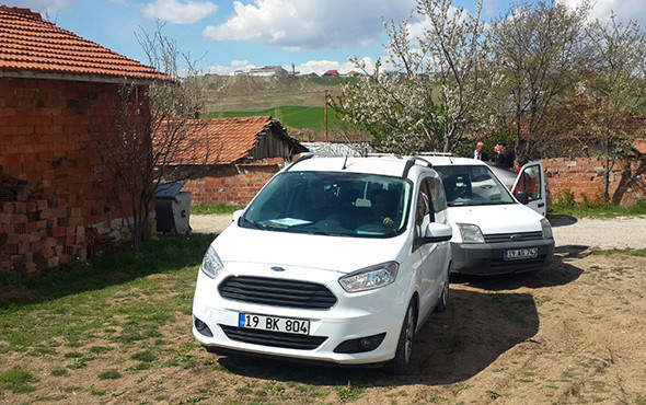 Günlerdir aranıyorlardı! 2  küçük kızı eve kapatıp 8 gün boyunca... - Resim: 1