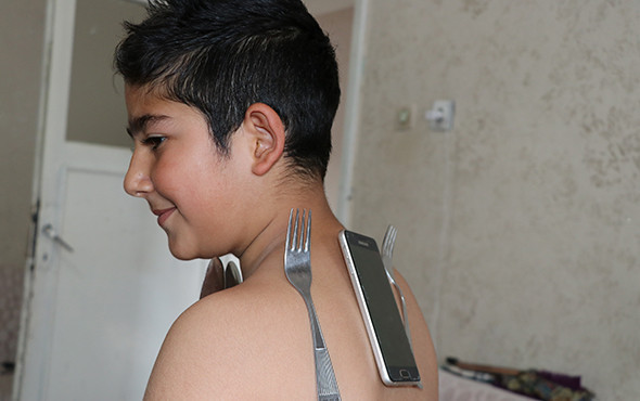 Anne oğluna inanmadı: Evde ne bulduysa yapıştırdı! - Resim: 2