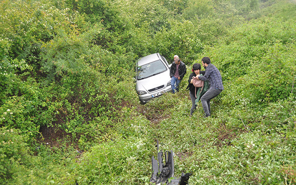 Akıl almaz olay: Aynı yerde 2 saat içinde 11 araç kaza yaptı! - Resim: 4
