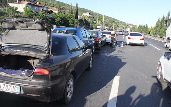 TEM’de 5 araç birbirine girdi: 10 km kuyruk oluştu! - Resim: 2