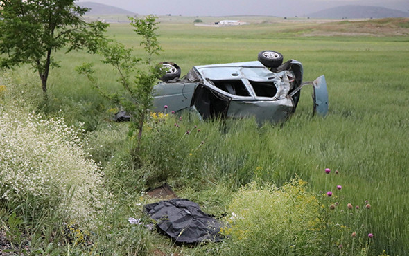 Feci kaza: Şarampole yuvarlandı, ölü ve yaralılar var! - Resim: 2