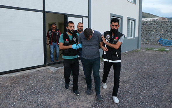 Mobilya deposundan çıktı: Tam 234 kg eroin! - Resim: 2