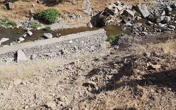 Askeri araç şarampole yuvarlandı: Ölü ve yaralılar var! - Resim: 3