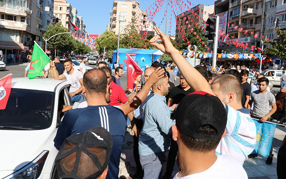 HDP mitingi öncesi ortalık karıştı: Sopalar havada uçuştu! - Resim: 4