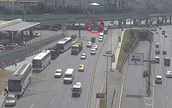 Akıl almaz ölüm: Üzerine inşaat asansörü devrildi! - Resim: 2