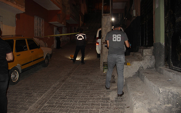 Silahlı park yeri kavgası: 1'i polis çok sayıda yaralı var! - Resim: 1