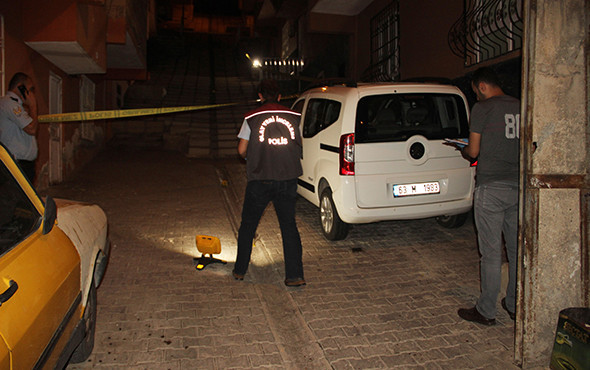 Silahlı park yeri kavgası: 1'i polis çok sayıda yaralı var! - Resim: 2