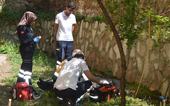 Polisin en zor görevi: Babasının öldüğünü oğluna söyleyemedi! - Resim: 1