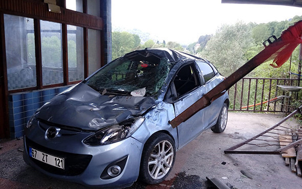 Genç avukattan akıl almaz kaza: Balkona uçtu! - Resim: 4