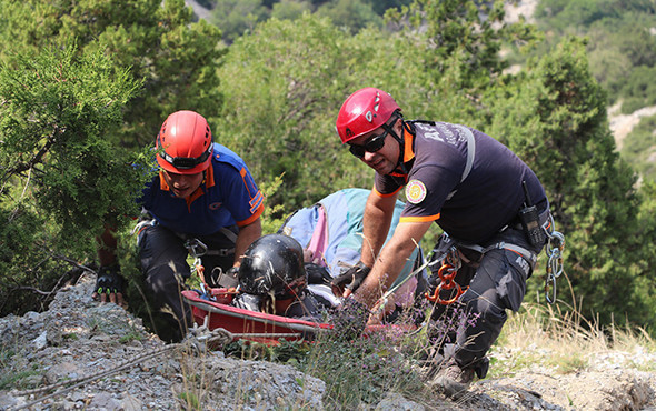 75 yaşındaki paraşütçünün mucize kurtuluşu! - Resim: 2