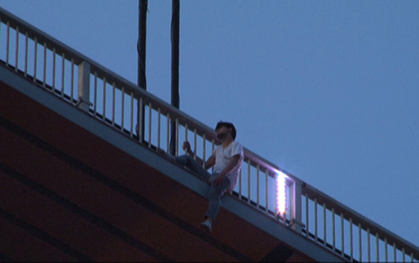 F.S.M.'de intihar girişimi trafiği felç etti! - Resim: 1