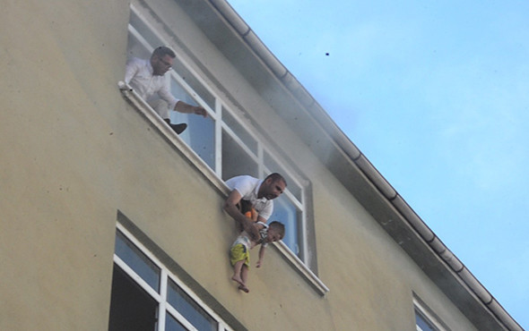 İstanbul'da dehşet anları: Yangında can pazarı! - Resim: 3