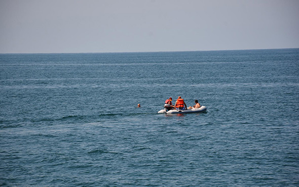 Denizde 7 saat yüzünce akrabaları korku dolu anlar yaşadı! - Resim: 2