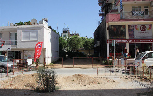 'Tapulu arazim' dedi: Yolu trafiğe kapattı! - Resim: 4