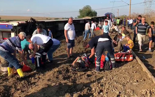 Tekirdağ Çorlu'da tren devrildi: İşte ilk fotoğraflar! - Resim: 2