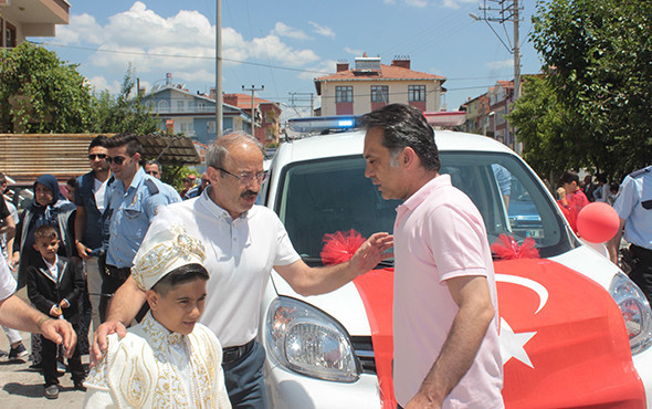 Polis aracı şehit kardeşine sünnet arabası oldu! - Resim: 2