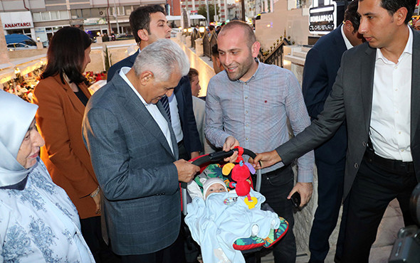 TBMM Başkanı Yıldırım'dan Mert bebeğe altın - Resim: 2