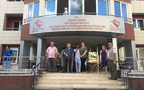 İçişleri Bakanı Soylu huzurevi sakinleriyle bayramlaştı - Resim: 3