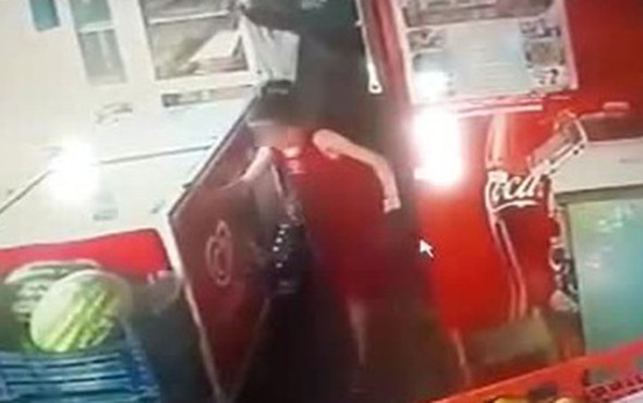 Herkesin gözü önünde eşini defalarca bıçakladı! - Resim: 4